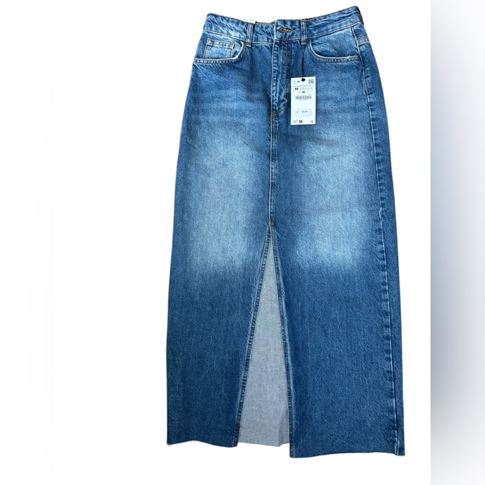 NWT - Zara - The Denim Pencil Skirt in Medium Blue - Size M